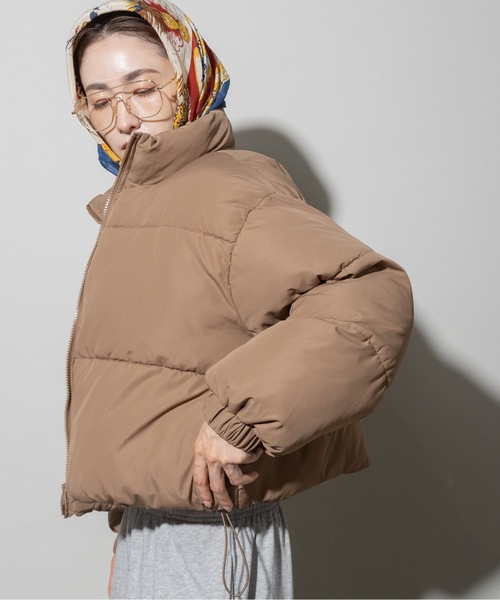 lodie(ロディ)の「ファイバーダウン ショートジャケット(ダウンジャケット/コート・レディース・ブラック/アイボリー/モカ・FREE)」の7枚目の写真