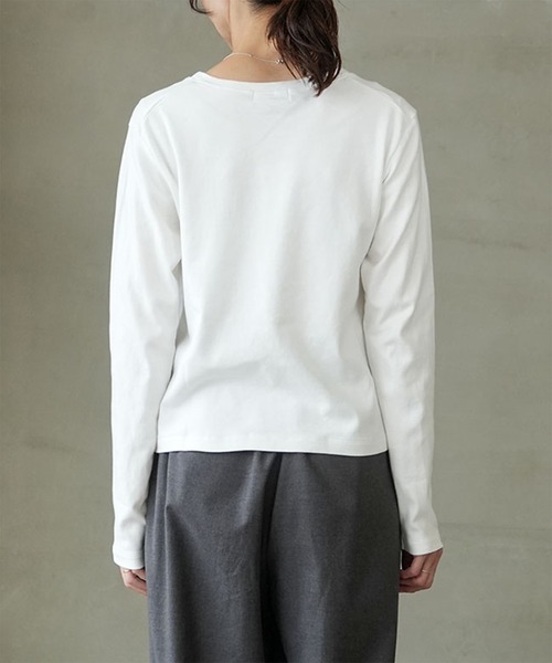 SOLAMONAT（ソラモナ）の「ベーシック天竺　ベーシッククルーネックカットソー（Tシャツ/カットソー・レディース・ホワイト/モカ/グレー/ブラック・FREE）」の11枚目の写真