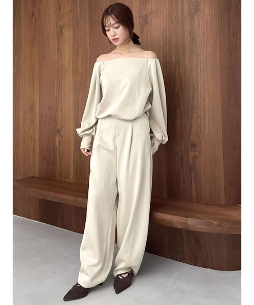 dazzlin(ダズリン)の「【吉田朱里】タックスリーブオフショルスウェット ※BLACK WEB限定カラー(スウェット・レディース・ベージュ/オフホワイト/チャコールグレー/ブラック・FREE)」の16枚目の写真