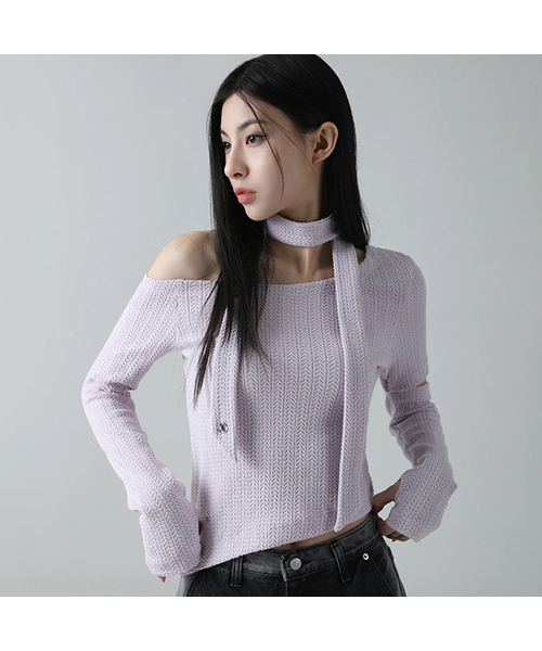 AVANDRESS(アバンドレス )の「Bonnie Off-shoulder Scarf T-shirt - 5COL(Tシャツ/カットソー・レディース・ブラック/アイボリー/グレー/ラベンダー/チャコール・MEDIUM/SMALL)」の1枚目の写真