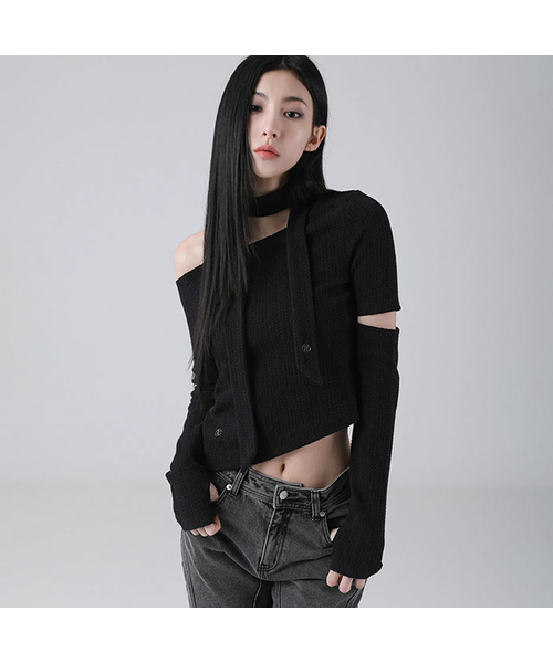 AVANDRESS(アバンドレス )の「Bonnie Off-shoulder Scarf T-shirt - 5COL(Tシャツ/カットソー・レディース・ブラック/アイボリー/グレー/ラベンダー/チャコール・MEDIUM/SMALL)」の3枚目の写真
