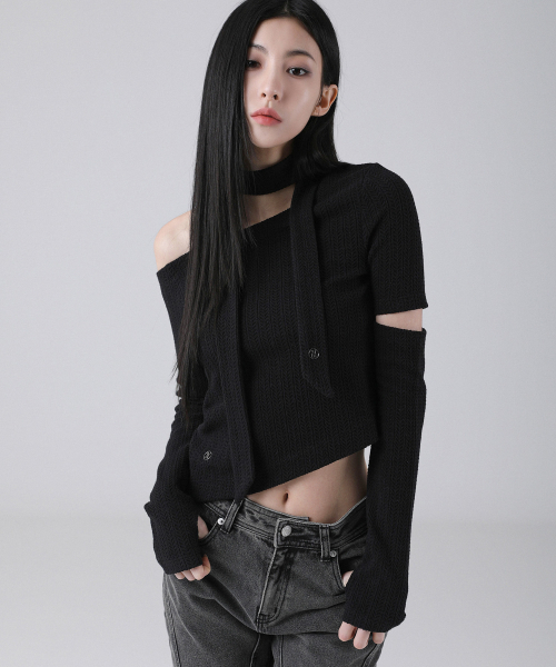 AVANDRESS(アバンドレス )の「Bonnie Off-shoulder Scarf T-shirt - 5COL(Tシャツ/カットソー・レディース・ブラック/アイボリー/グレー/ラベンダー/チャコール・MEDIUM/SMALL)」の6枚目の写真