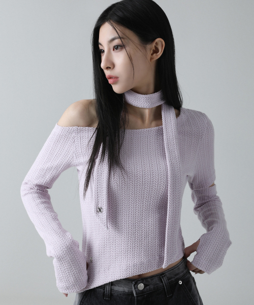 AVANDRESS(アバンドレス )の「Bonnie Off-shoulder Scarf T-shirt - 5COL(Tシャツ/カットソー・レディース・ブラック/アイボリー/グレー/ラベンダー/チャコール・MEDIUM/SMALL)」の10枚目の写真