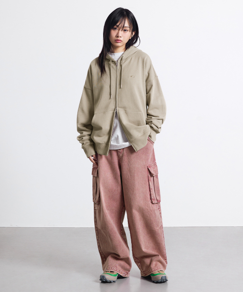 F.ILLUMINATE（フィルミネイト）の「ツーピンタックウォッシュドデニムカーゴパンツ-ブラック（デニムパンツ・メンズ・その他・LARGE/SMALL/MEDIUM）」の6枚目の写真