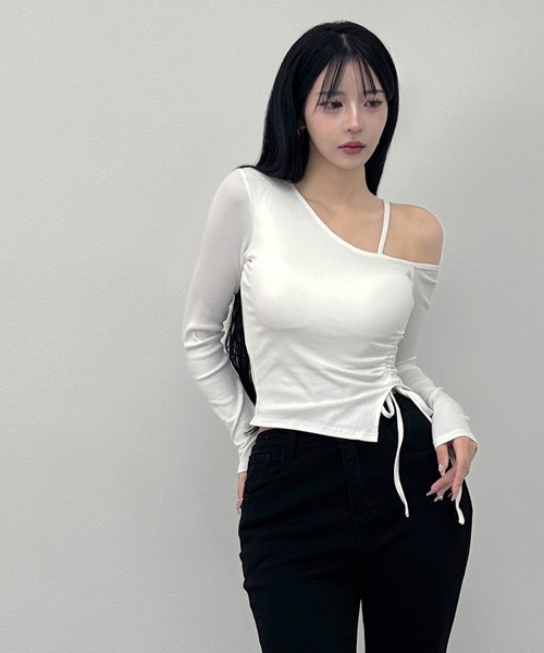 FOLLOWIN(フォロウィン)の「【 カップ付き 】サイドギャザー スリムカットソートップス(Tシャツ/カットソー・レディース・チャコールグレー/ブラック/ホワイト・FREE)」の8枚目の写真