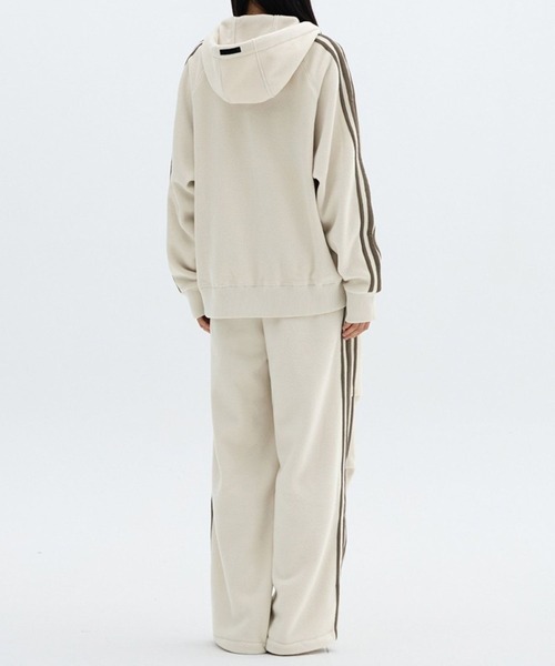 ALAND(エーランド)の「セットアップ可【UNISEX】Filluminate/トラックフリースパンツ(スウェットパンツ・レディース・ブラック/アイボリー・SMALL/MEDIUM)」の5枚目の写真