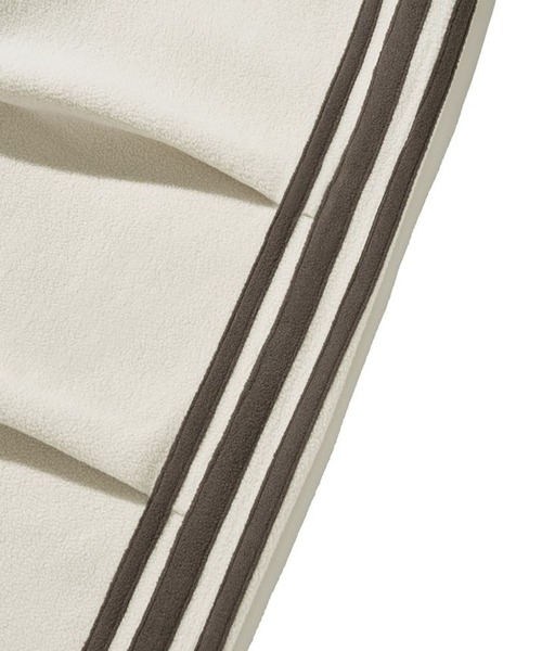 ALAND(エーランド)の「セットアップ可【UNISEX】Filluminate/トラックフリースパンツ(スウェットパンツ・レディース・ブラック/アイボリー・SMALL/MEDIUM)」の22枚目の写真