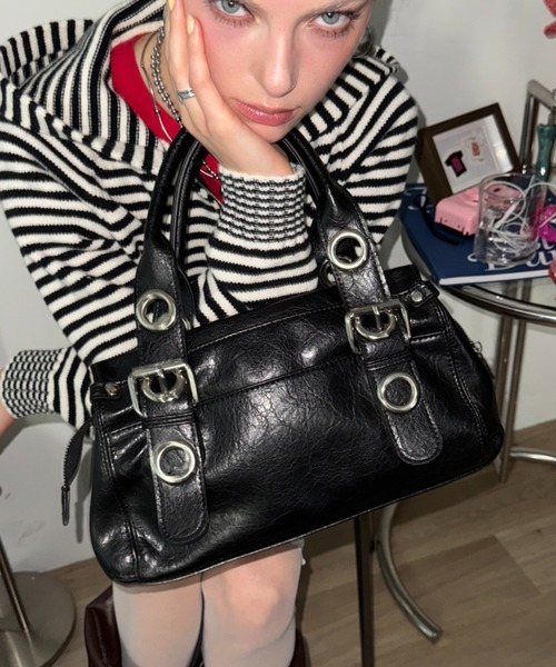 SHAGGIE(シャギー)の「ダブルハンドルアイレットミニボストンバッグ(ボストンバッグ・レディース・レッド/ブラウン/ブラック・FREE)」の1枚目の写真