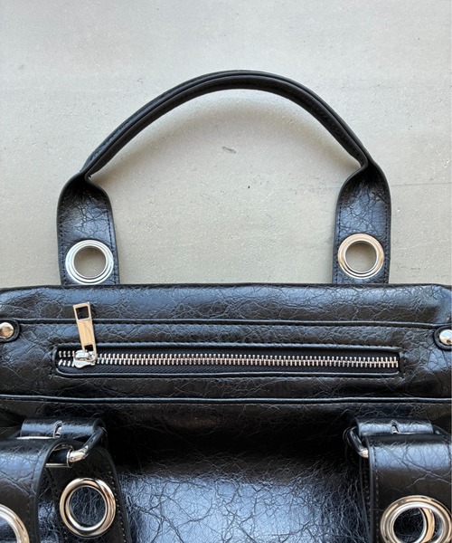 SHAGGIE(シャギー)の「ダブルハンドルアイレットミニボストンバッグ(ボストンバッグ・レディース・レッド/ブラウン/ブラック・FREE)」の16枚目の写真