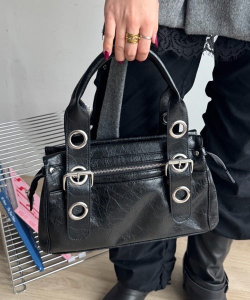 SHAGGIE(シャギー)の「ダブルハンドルアイレットミニボストンバッグ(ボストンバッグ・レディース・レッド/ブラウン/ブラック・FREE)」の10枚目の写真