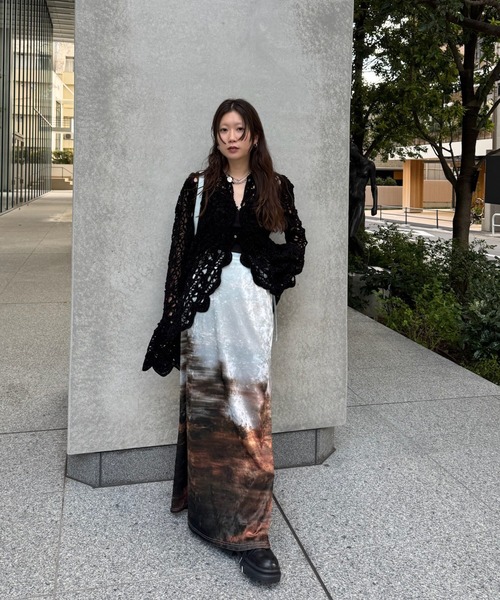 Ameri(アメリ)の「UND LANDSCAPE PRINT WAIST SLIT SKIRT(スカート・レディース・パープル/グリーン/ブルー・SMALL/MEDIUM)」の7枚目の写真