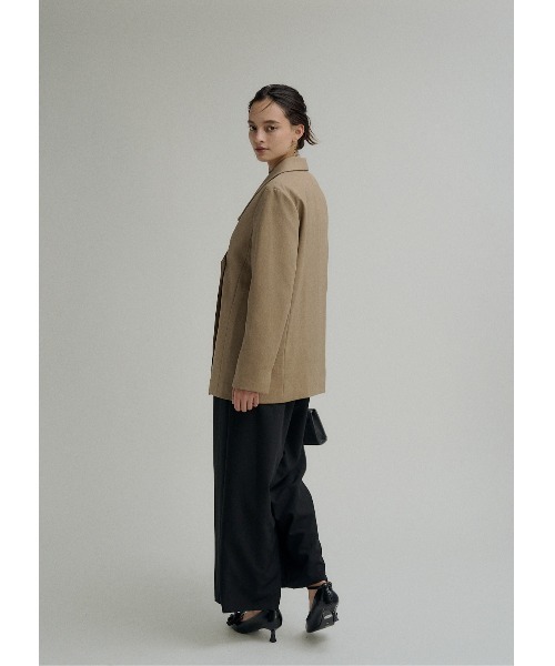 LE'RURE（リルアー）の「Irregular collar design jacket（テーラードジャケット・レディース・ベージュ/ブラック/グレー・SMALL/MEDIUM）」の11枚目の写真