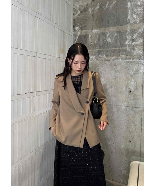 LE'RURE（リルアー）の「Irregular collar design jacket（テーラードジャケット・レディース・ベージュ/ブラック/グレー・SMALL/MEDIUM）」の18枚目の写真