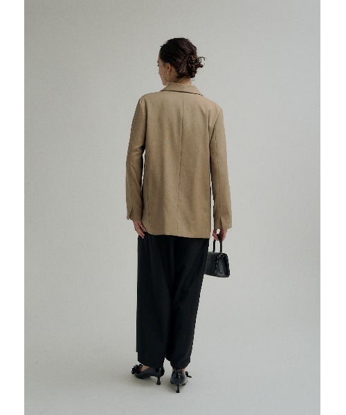 LE'RURE（リルアー）の「Irregular collar design jacket（テーラードジャケット・レディース・ベージュ/ブラック/グレー・SMALL/MEDIUM）」の12枚目の写真
