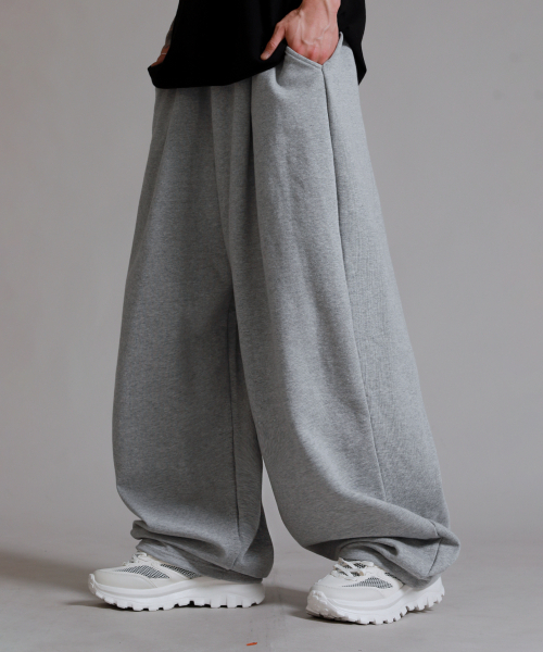LIKE THE MOST(ライクザモースト)の「トレーニングピンタックバルーンワイドパンツ_メランジ(スウェットパンツ・レディース・ミックスグレー・SMALL/MEDIUM/LARGE/X-LARGE)」の3枚目の写真