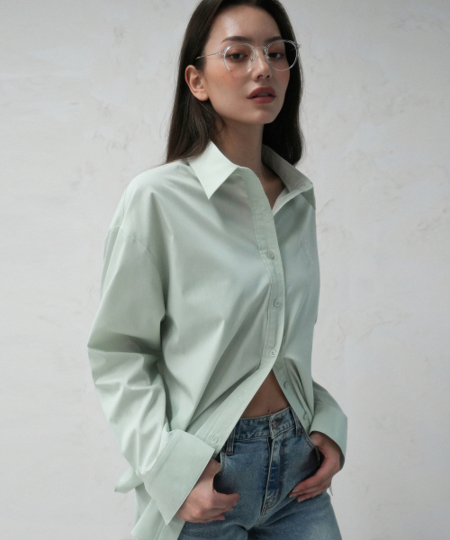 Vivacious(ビバシャス)の「Mer Overfit Shirt - 6COL(シャツ/ブラウス・レディース・ミント/ホワイト/スカイブルー/ピンク/ブルー/ネイビー・SMALL/MEDIUM)」の7枚目の写真