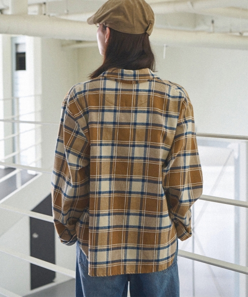 SLOWLOLLI（スローローリ）の「着心地の良いプレイドチェックシャツ_3色（シャツ/ブラウス・レディース・ネイビー/パープル/Beige・FREE）」の10枚目の写真