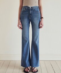 LOEIL（ロエイユ）の「カッティングラインスリムブーツカットデニムパンツ - ダークブルー（デニムパンツ）」