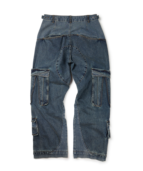 ETCE(イーティーシーイー)の「LAYERED BACK CARGO DENIM PANTS 2.0 (BLUE)(デニムパンツ・メンズ・その他・MEDIUM/LARGE/X-LARGE)」の1枚目の写真