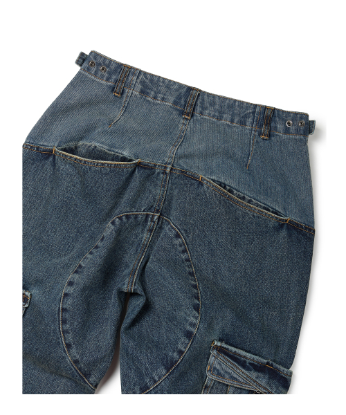 ETCE(イーティーシーイー)の「LAYERED BACK CARGO DENIM PANTS 2.0 (BLUE)(デニムパンツ・メンズ・その他・MEDIUM/LARGE/X-LARGE)」の5枚目の写真