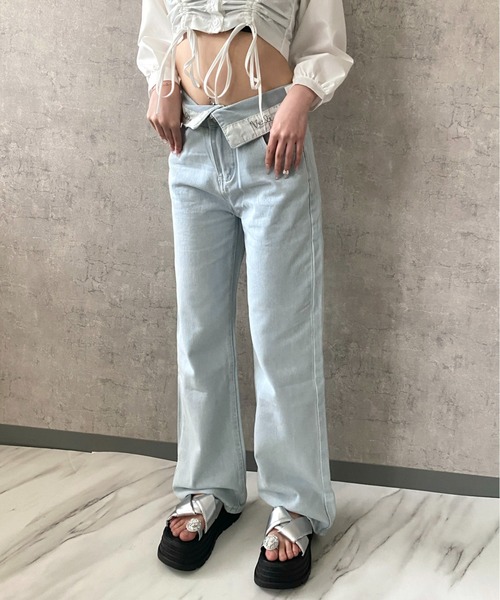 Mejoul(メジュール)の「ウエスト折り返しハイウエストワイドデニムパンツ(デニムパンツ・レディース・ブルー・M/L)」の16枚目の写真