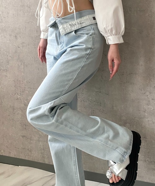 Mejoul(メジュール)の「ウエスト折り返しハイウエストワイドデニムパンツ(デニムパンツ・レディース・ブルー・M/L)」の18枚目の写真