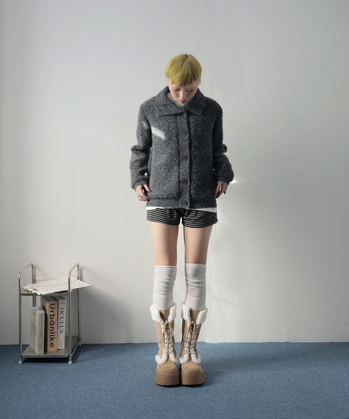 Ulysses（ユリシス）の「スタンドカラーブークレニットカーディガン（カーディガン/ボレロ・レディース・チャコール/キャメル/ホワイト・F）」の8枚目の写真