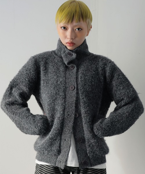 Ulysses（ユリシス）の「スタンドカラーブークレニットカーディガン（カーディガン/ボレロ・レディース・チャコール/キャメル/ホワイト・F）」の14枚目の写真