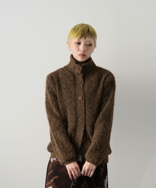 Ulysses（ユリシス）の「スタンドカラーブークレニットカーディガン（カーディガン/ボレロ・レディース・チャコール/キャメル/ホワイト・F）」の6枚目の写真