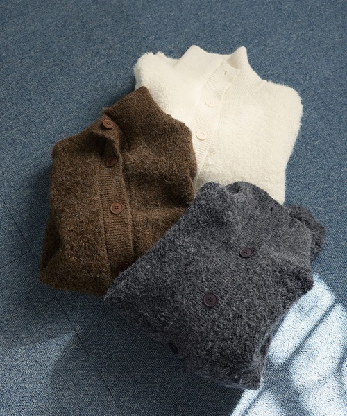 Ulysses（ユリシス）の「スタンドカラーブークレニットカーディガン（カーディガン/ボレロ・レディース・チャコール/キャメル/ホワイト・F）」の7枚目の写真