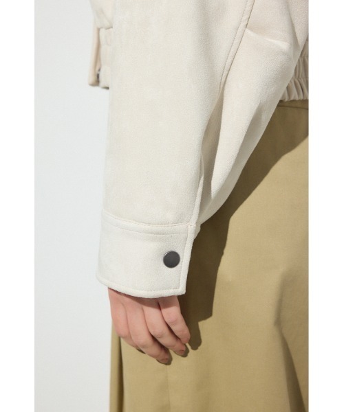 AZUL by moussy（アズールバイマウジー）の「フェイクスエードショートブルゾン（ブルゾン・レディース・アイボリー/ブラック/ベージュ・FREE）」の6枚目の写真