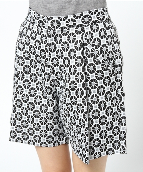 mystic（ミスティック）の「【mystic】小紋柄ショートパンツ（その他パンツ・レディース・ネイビー/ブラック・ﾌﾘ-）」の6枚目の写真