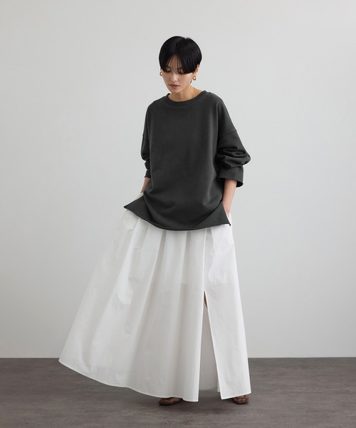 SALON adam et rope'（サロン アダム エ ロペ）の「【WEB限定】ローエッジオーバースウェットプルオーバー（スウェット・レディース・ブラウン系その他2/オフホワイト/チャコールグレー・FREE）」の4枚目の写真