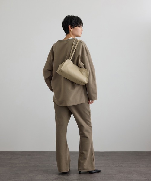 SALON adam et rope'（サロン アダム エ ロペ）の「【WEB限定】ローエッジオーバースウェットプルオーバー（スウェット・レディース・ブラウン系その他2/オフホワイト/チャコールグレー・FREE）」の6枚目の写真