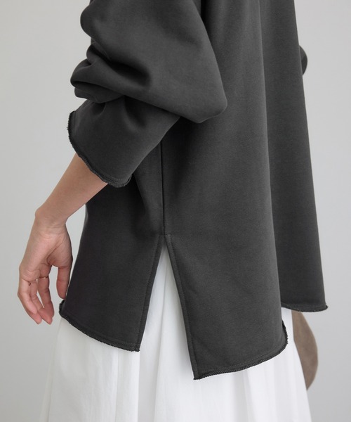 SALON adam et rope'（サロン アダム エ ロペ）の「【WEB限定】ローエッジオーバースウェットプルオーバー（スウェット・レディース・ブラウン系その他2/オフホワイト/チャコールグレー・FREE）」の10枚目の写真