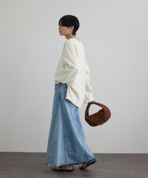 SALON adam et rope'（サロン アダム エ ロペ）の「【WEB限定】ローエッジオーバースウェットプルオーバー（スウェット・レディース・ブラウン系その他2/オフホワイト/チャコールグレー・FREE）」の11枚目の写真