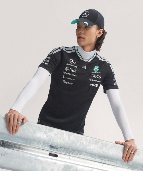 adidas(アディダス)の「メルセデス AMG ペトロナス F1 チーム ドライバー ユニフォーム オーセンティック / アディダスオリジナルス adidas Originals(Tシャツ/カットソー・メンズ・ブラック・MEDIUM/LARGE/XXXX-LARGE/XXX-LARGE/X-SMALL/X-LARGE/SMALL)」の3枚目の写真