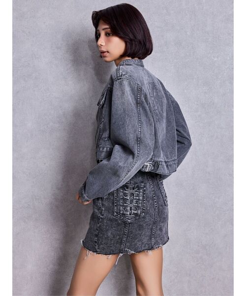 GYDA(ジェイダ)の「Symmery GYDA EMBOSSノーカラーデニムショートブルゾン(デニムジャケット・レディース・ブラック/ライトブルー/ブルー・FREE)」の10枚目の写真