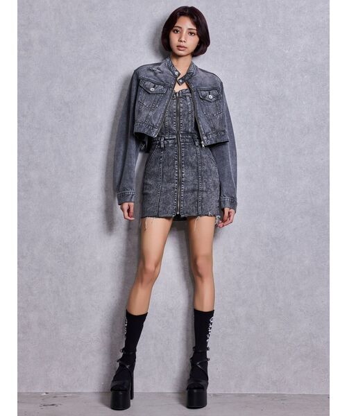 GYDA(ジェイダ)の「Symmery GYDA EMBOSSノーカラーデニムショートブルゾン(デニムジャケット・レディース・ブラック/ライトブルー/ブルー・FREE)」の12枚目の写真