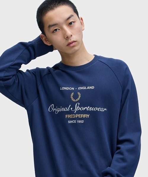 セール】Original Sportswear Sweatshirt／オリジナルスポーツウェア