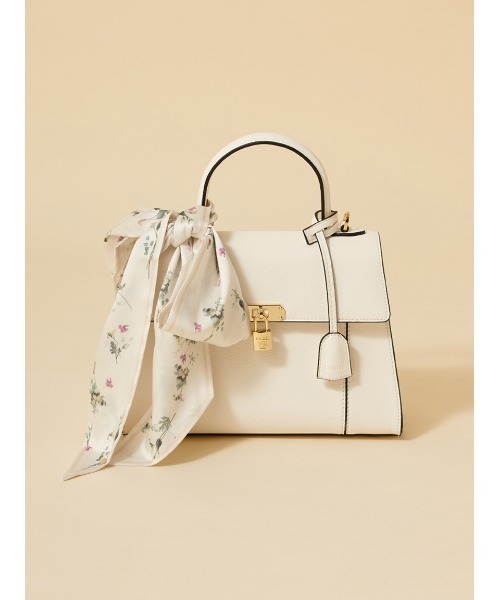 SNIDEL（スナイデル）の「スカーフパッドロックバッグ（ハンドバッグ・レディース・グレイッシュベージュ/ブラック/アイボリー・F）」の6枚目の写真