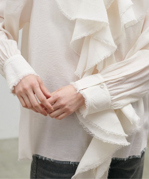 LARUTA（ラルータ）の「【LARUTA】ラッフルフリンジブラウス（シャツ/ブラウス・レディース・アイボリー/ライトベージュ/ブラック・FREE）」の5枚目の写真