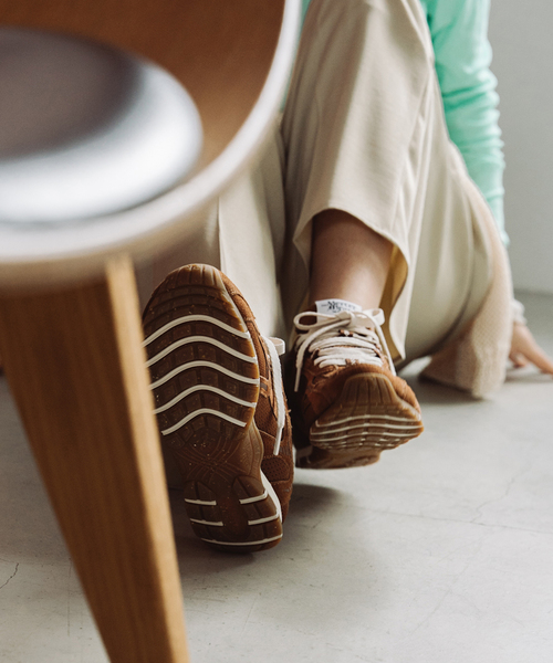 SLOBE IENA(スローブイエナ)の「The Mercer Brand The Re-Run Drive ME261022(スニーカー・レディース・ブラウン/ベージュ・36/38/37)」の17枚目の写真