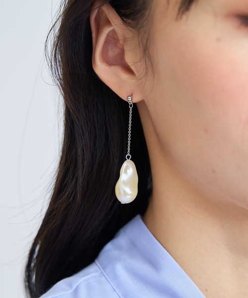 NOELA(ノエラ)の「バロックパールアシメピアス(ピアス(両耳用)・レディース・シルバー/ゴールド・フリー)」の4枚目の写真