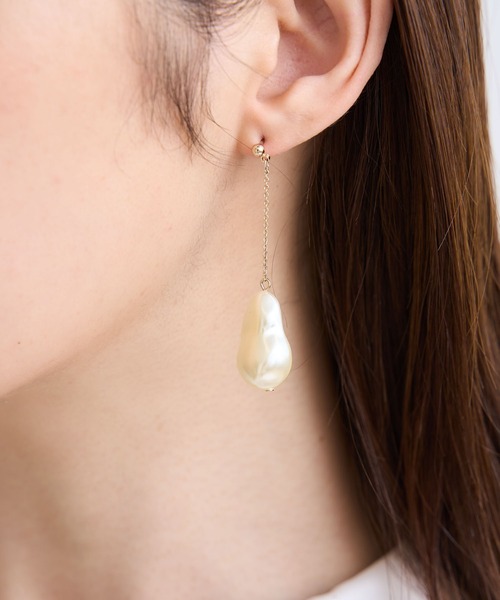 NOELA(ノエラ)の「バロックパールアシメピアス(ピアス(両耳用)・レディース・シルバー/ゴールド・フリー)」の6枚目の写真