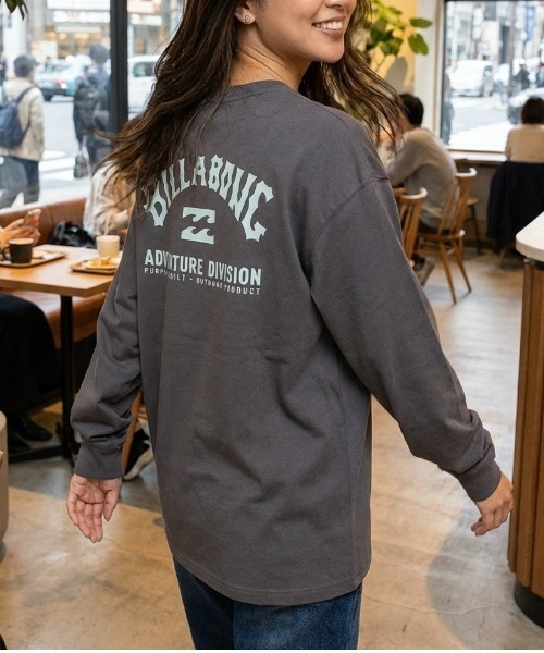 BILLABONG（ビラボン）の「【BILLABONG/ビラボン】ADIV LOGO WARM LS TEE/バックプリント　長袖　ロンT（Tシャツ/カットソー・レディース・ホワイト/ブラック・MEDIUM）」の2枚目の写真