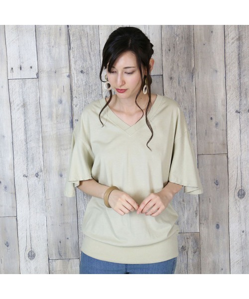 aity(アイティ)の「M-5L ボリュームフレア袖 Vネック半袖カットソー(Tシャツ/カットソー・レディース・チャコール/カーキ/ブラック/オフホワイト/ベージュ・4L~5L/LL~3L/M~L)」の5枚目の写真