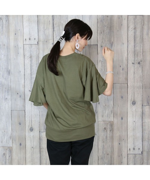aity(アイティ)の「M-5L ボリュームフレア袖 Vネック半袖カットソー(Tシャツ/カットソー・レディース・チャコール/カーキ/ブラック/オフホワイト/ベージュ・4L~5L/LL~3L/M~L)」の13枚目の写真