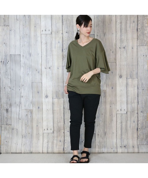 aity(アイティ)の「M-5L ボリュームフレア袖 Vネック半袖カットソー(Tシャツ/カットソー・レディース・チャコール/カーキ/ブラック/オフホワイト/ベージュ・4L~5L/LL~3L/M~L)」の14枚目の写真