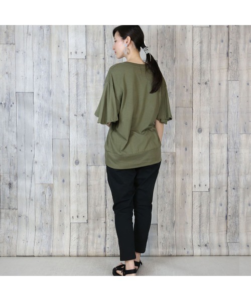 aity(アイティ)の「M-5L ボリュームフレア袖 Vネック半袖カットソー(Tシャツ/カットソー・レディース・チャコール/カーキ/ブラック/オフホワイト/ベージュ・4L~5L/LL~3L/M~L)」の16枚目の写真
